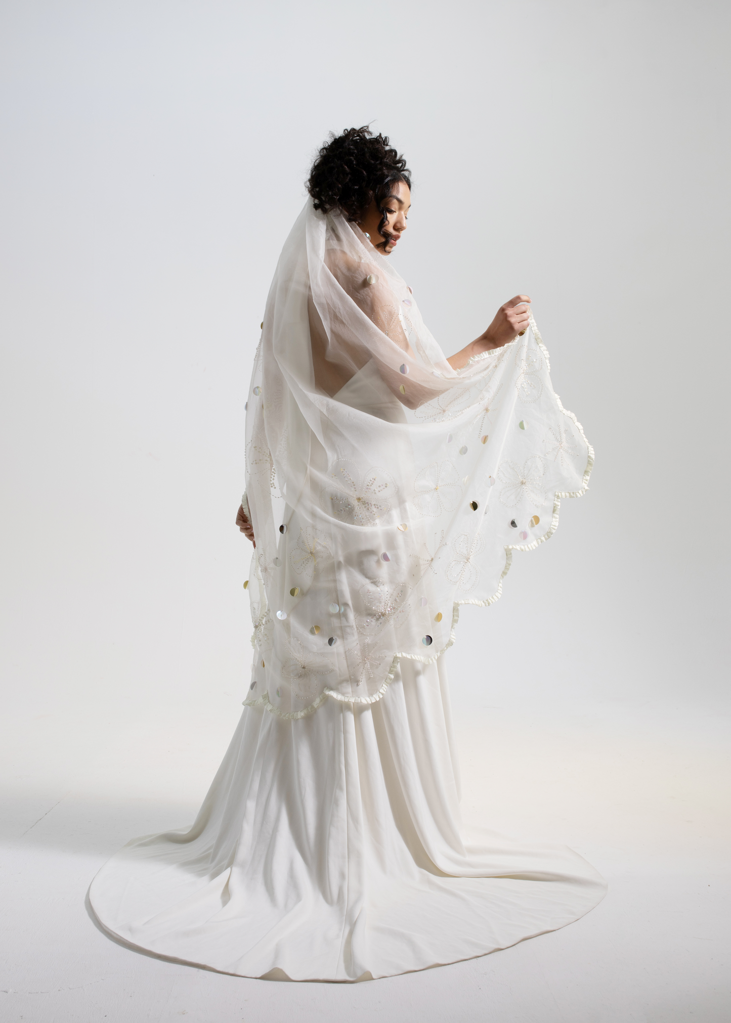 FancyVestido White Bridal Veil with Gold Headdress